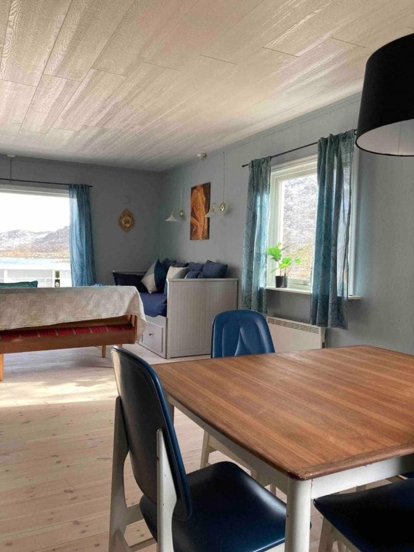 View (from property/room), Living room, Seating area, Dining area