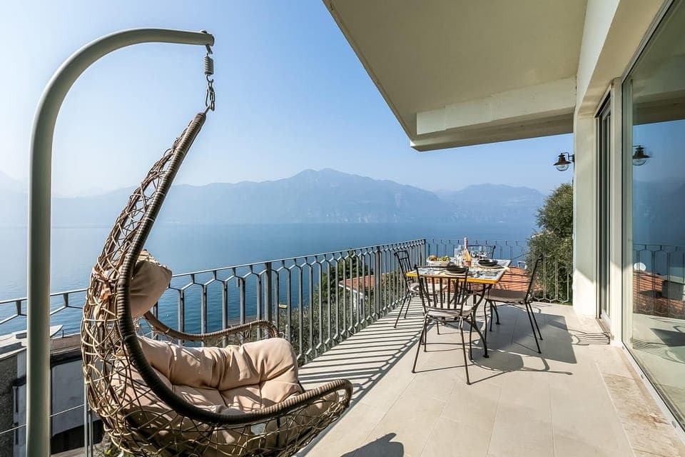 Balcony/Terrace, Lake view