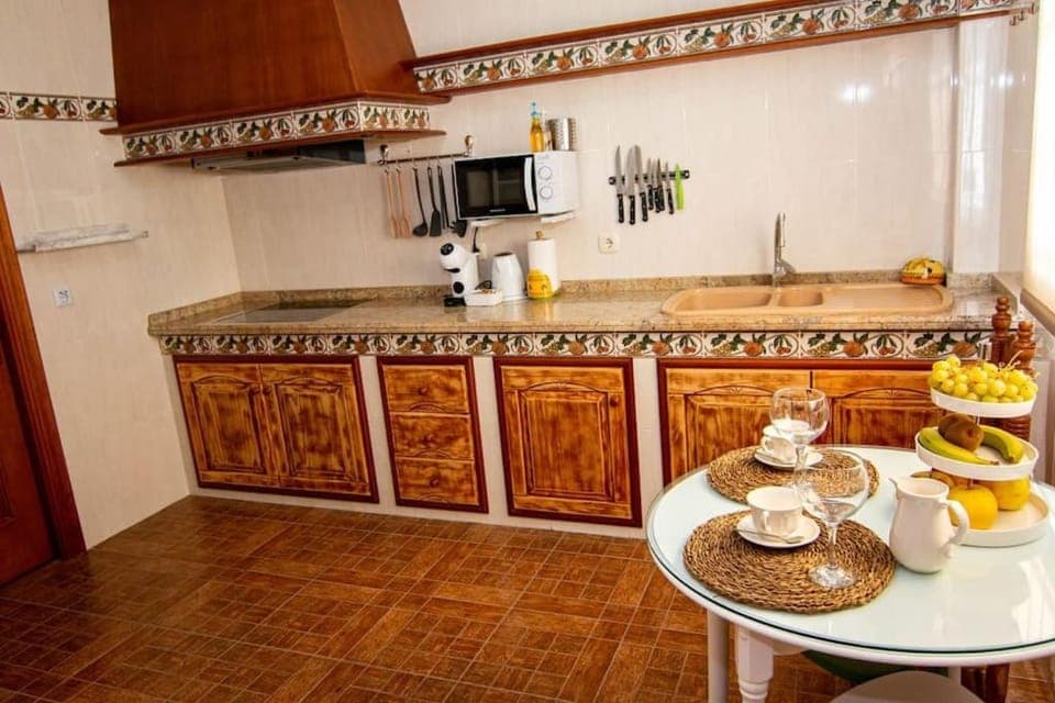 Coffee/tea facilities, Kitchen or kitchenette, minibar, pet friendly, stove, toaster