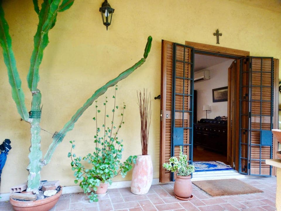 Patio, Facade/entrance, Garden