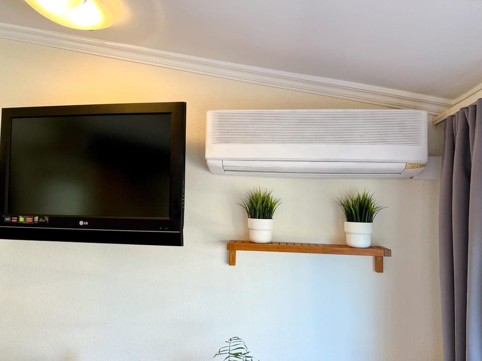 TV and multimedia, air conditioner