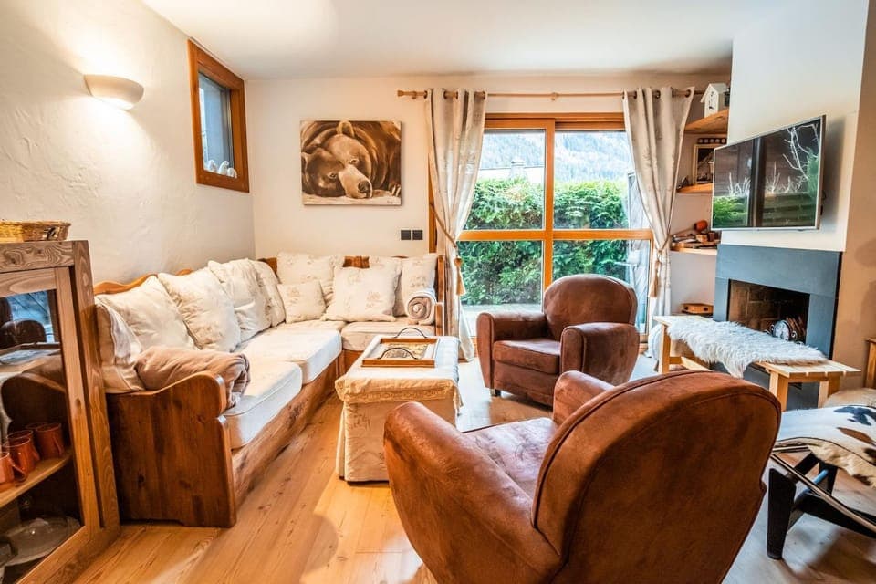 Communal lounge/ TV room, Living room