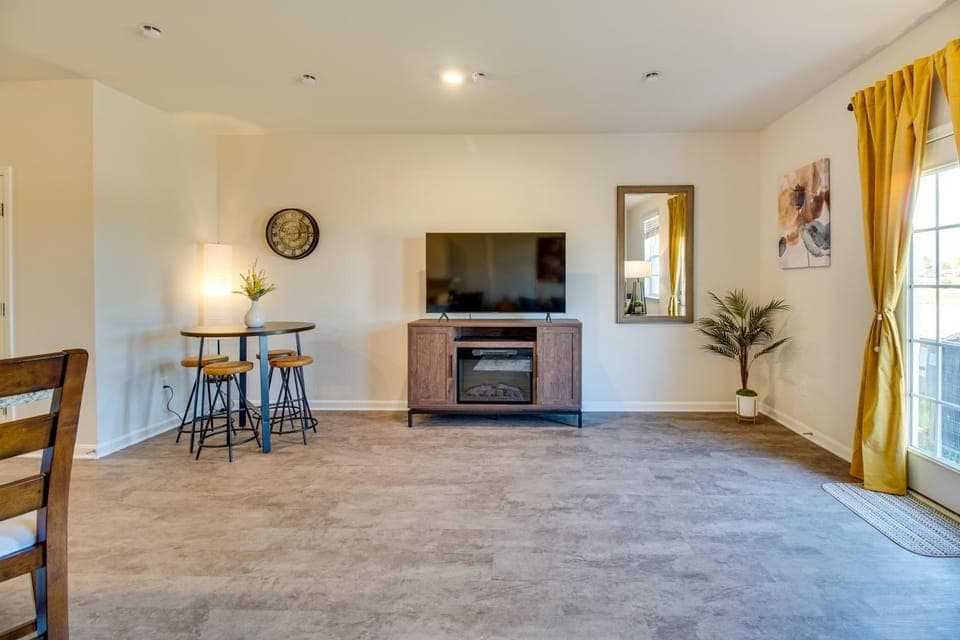 Charming Townhome < 1 Mi to Zoo & Luray Caverns! House in Luray