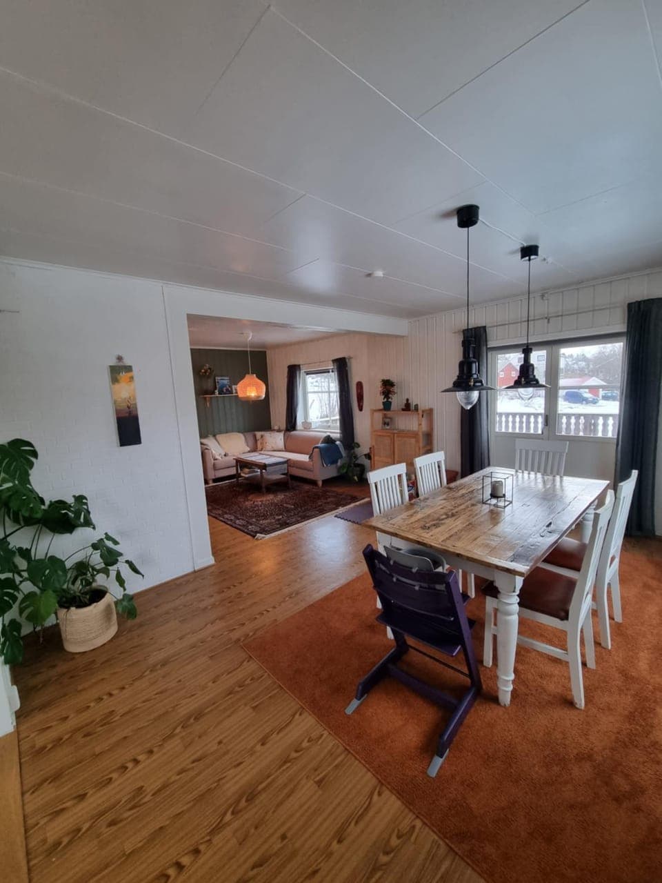 Living room, Dining area