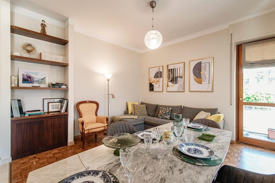 Living room, Seating area, Dining area