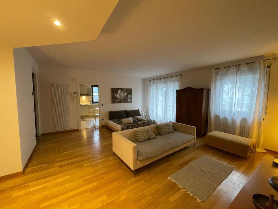 Bed, Living room, Seating area