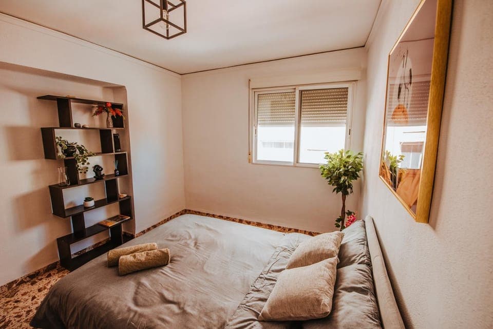 Bed, Photo of the whole room, Bedroom