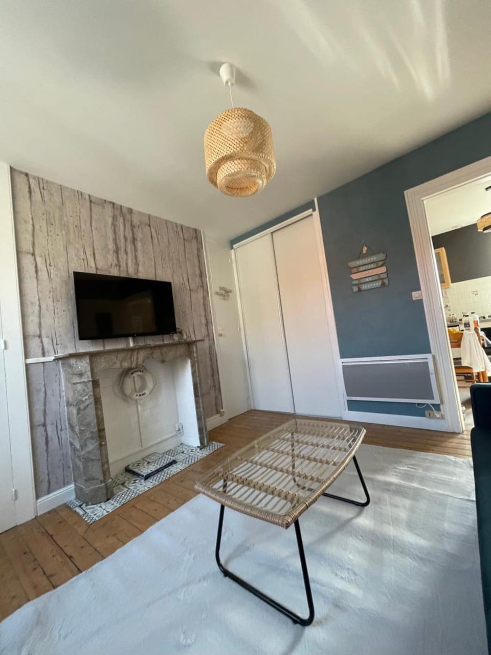 TV and multimedia, wardrobe