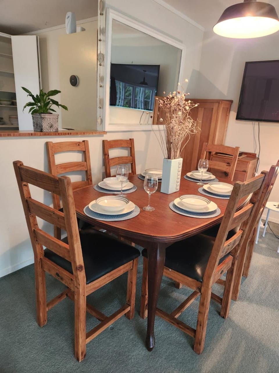 TV and multimedia, Dining area