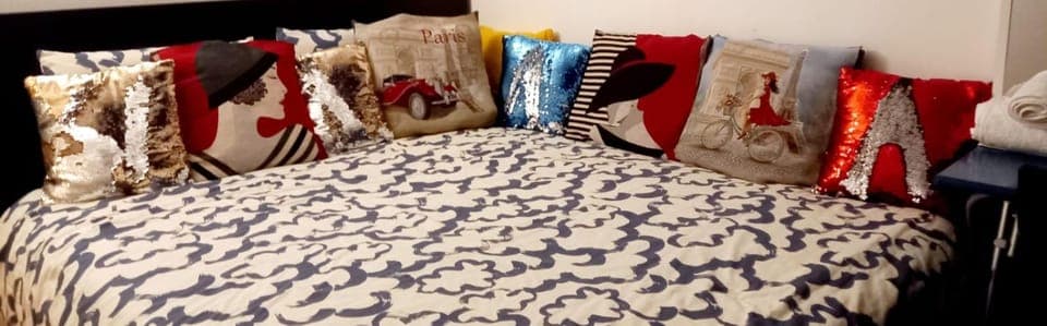 Bed, Bedroom, towels