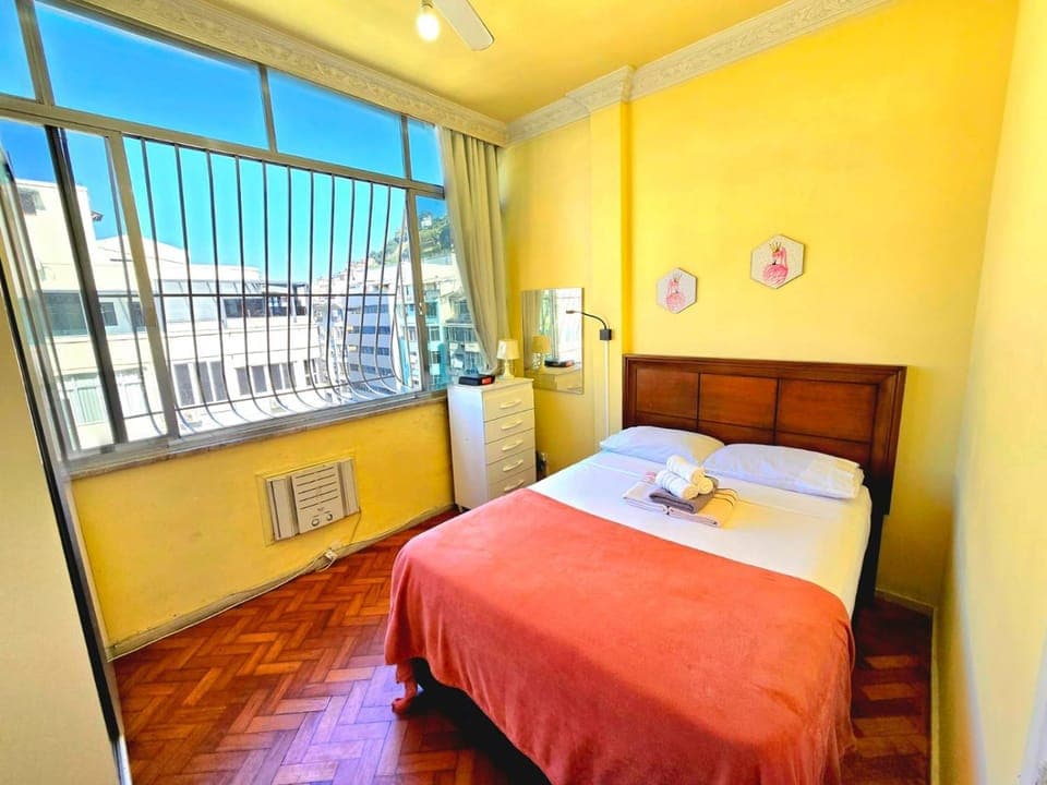 Bed, Photo of the whole room, Bedroom, internet, towels, air conditioner