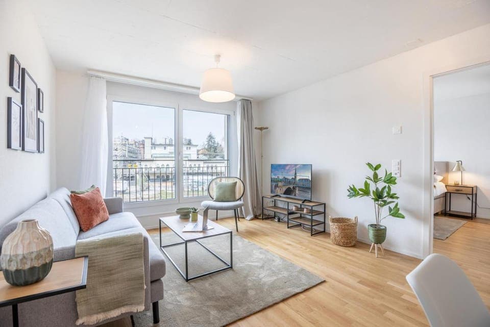 Communal lounge/ TV room, TV and multimedia, Living room