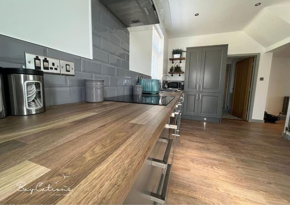 Kitchen or kitchenette, minibar, pet friendly, stove