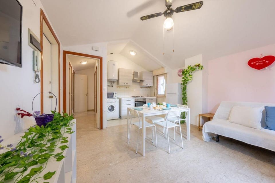 Kitchen or kitchenette, Living room, Dining area