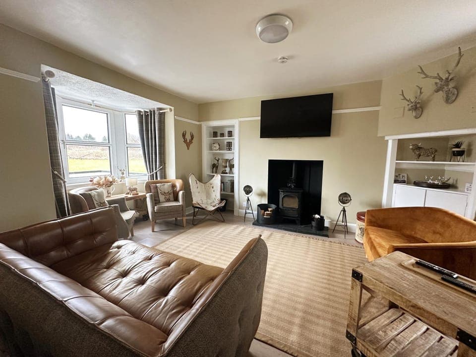 TV and multimedia, Living room, Seating area