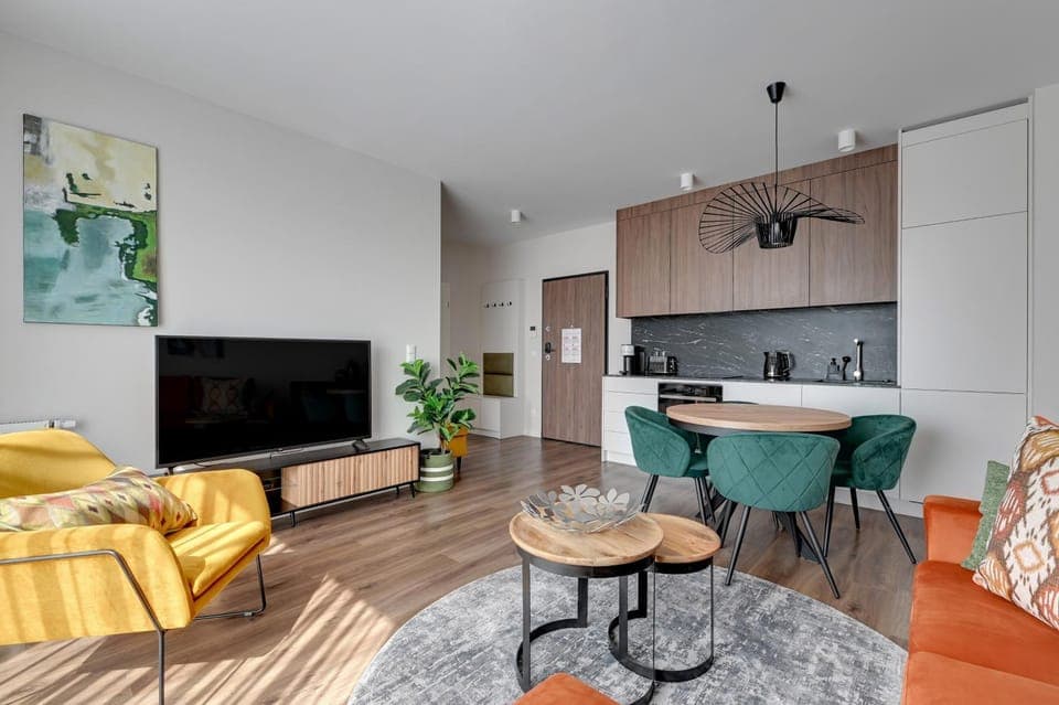 Kitchen or kitchenette, Living room, Seating area, Dining area