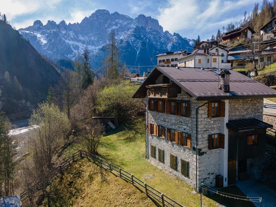 Property building, Facade/entrance, Off site