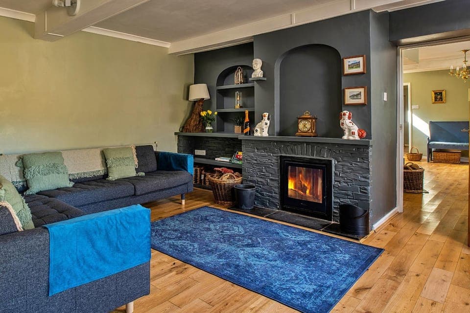 Communal lounge/ TV room, Living room, Seating area, flat iron