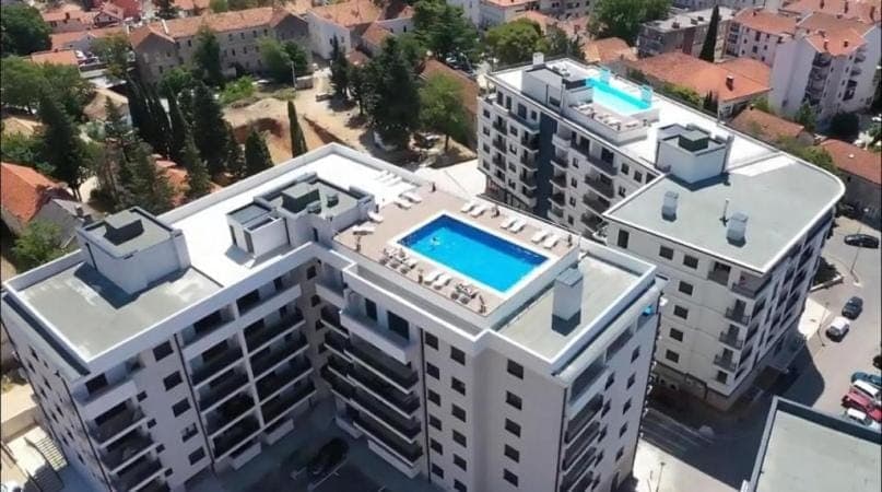 Property building, Bird's eye view, Location