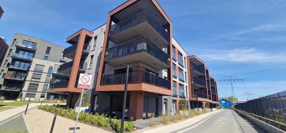 Property building, Day, Neighbourhood