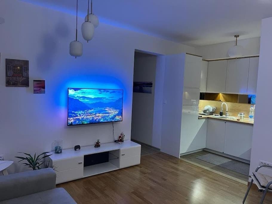 TV and multimedia, Kitchen or kitchenette