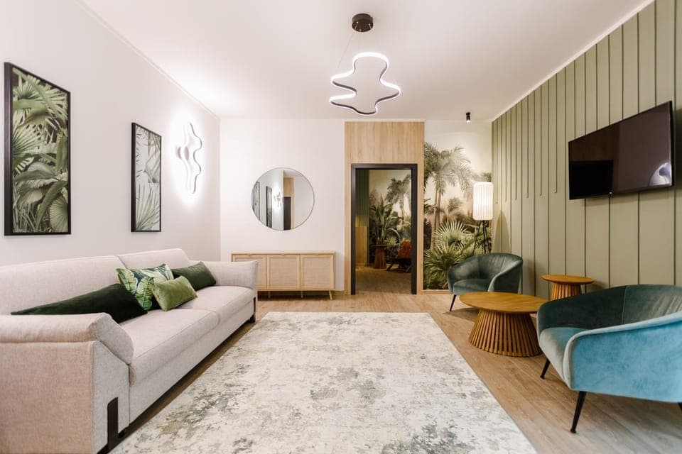 TV and multimedia, Living room, Seating area, fireplace