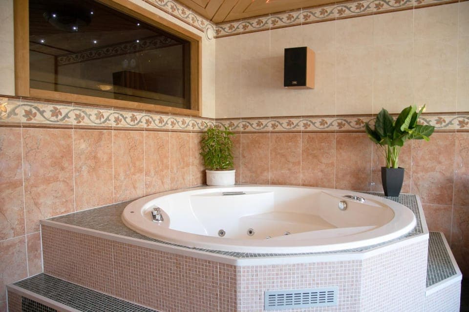 HH Huoneistot Suite Apartment in Uusimaa