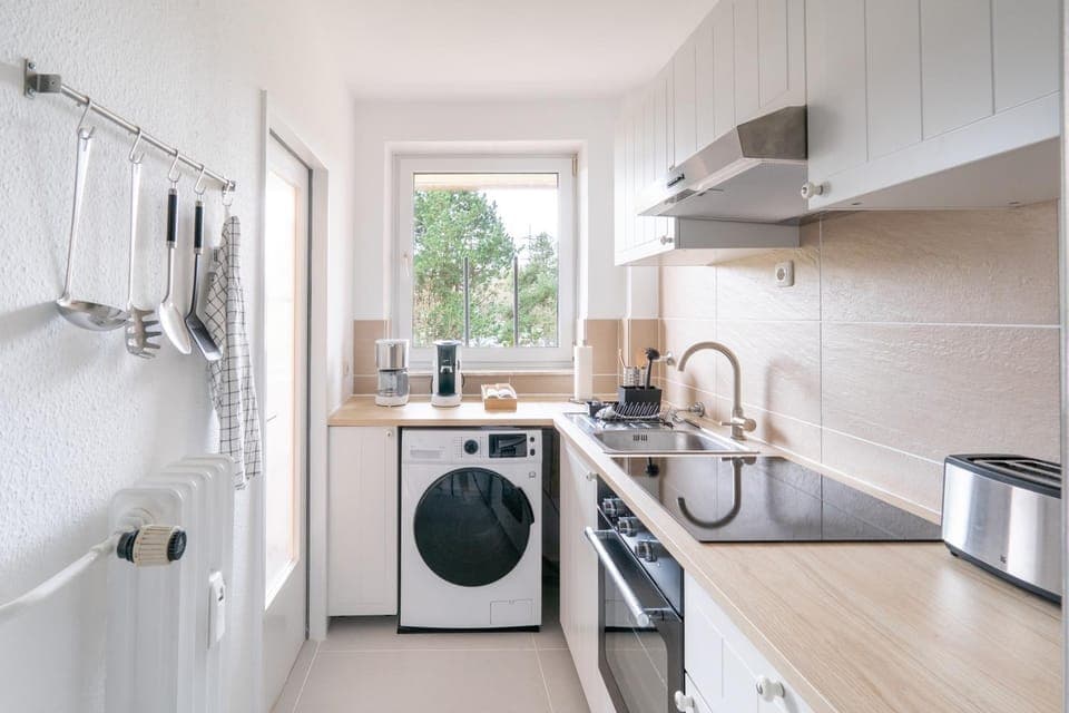 Kitchen or kitchenette, pet friendly, stove, washing machine, dryer