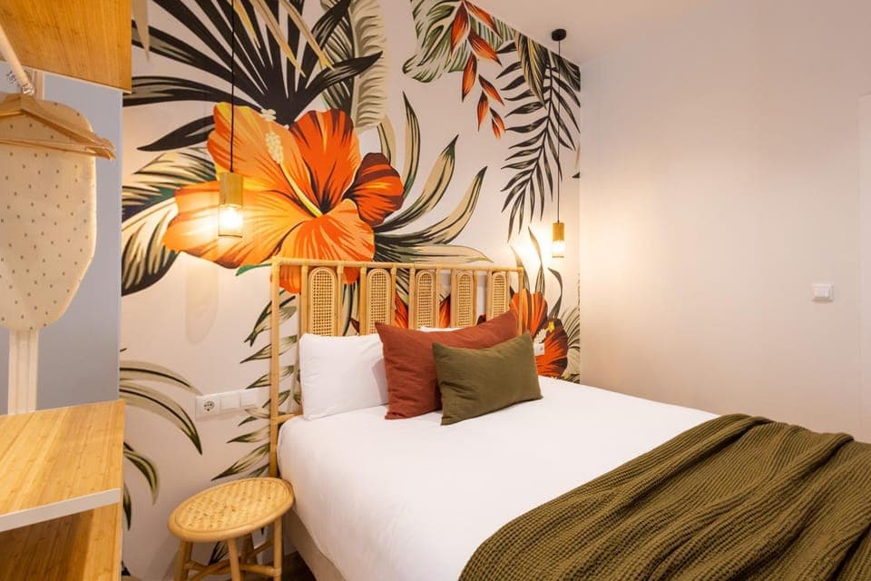 Bed, Photo of the whole room, Bedroom
