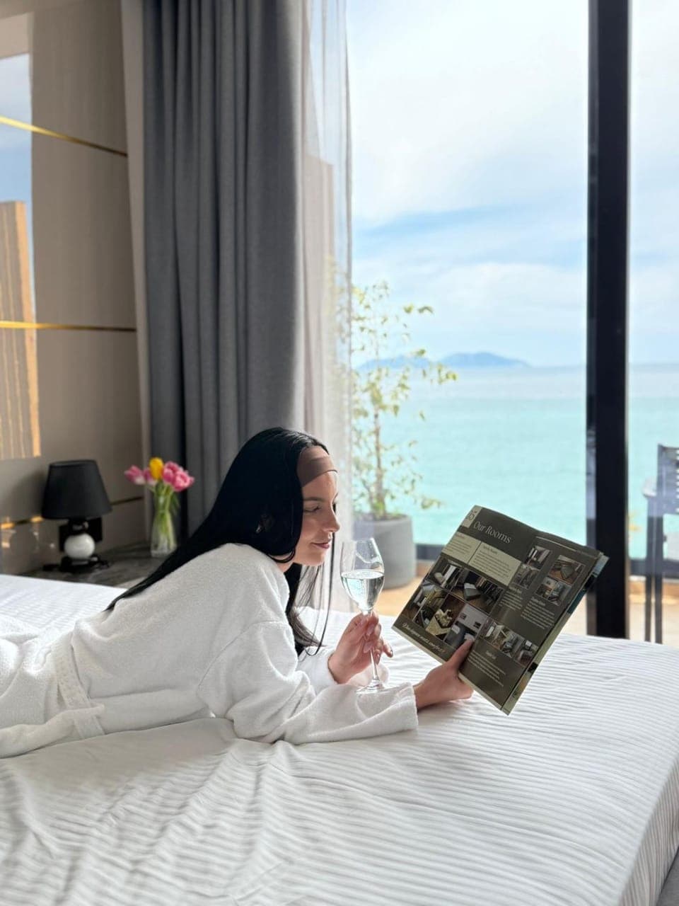 Bed, Bedroom, Sea view