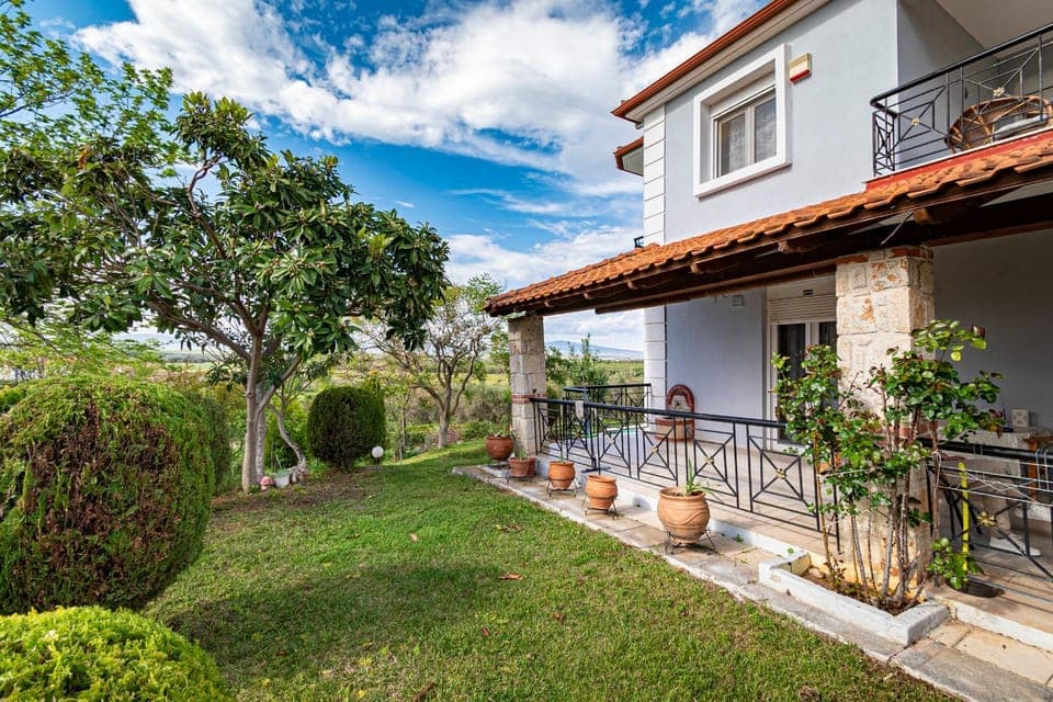 Property building, Garden, Garden view