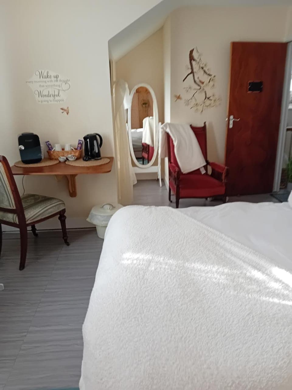 Photo of the whole room