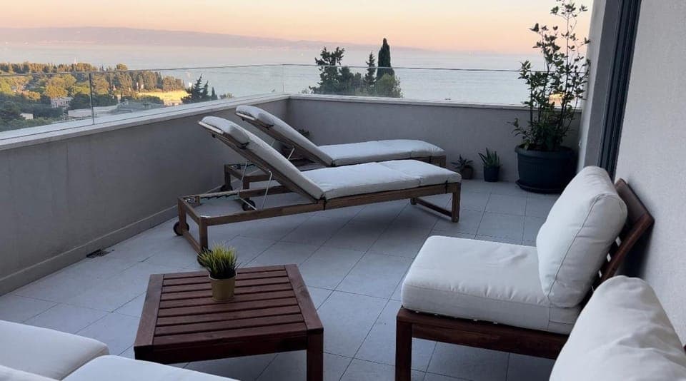 Day, View (from property/room), Balcony/Terrace, Seating area, Sea view, sunbed