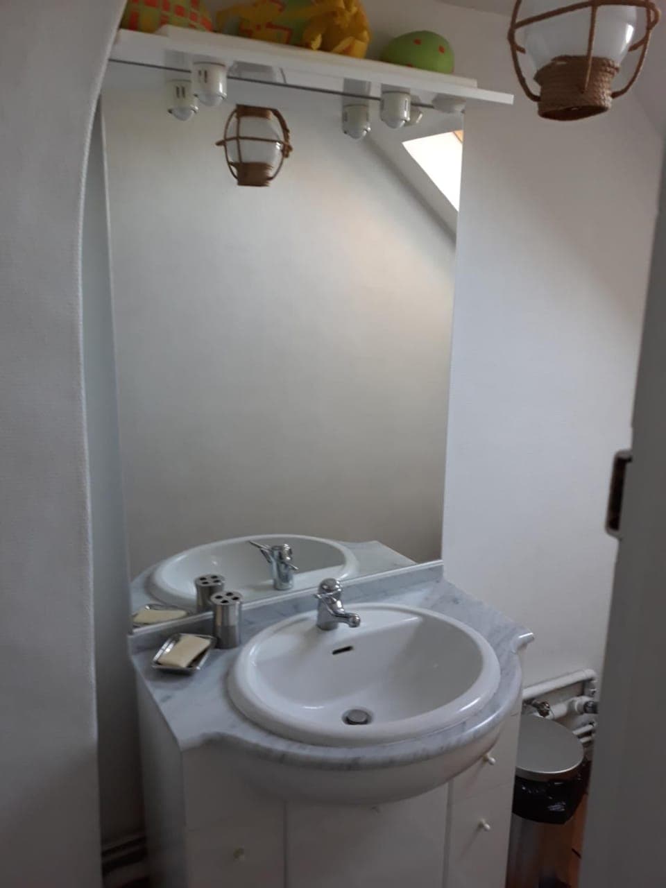 Property building, Photo of the whole room