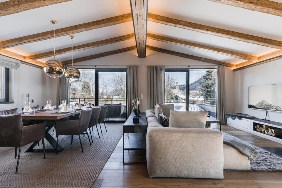 Living room, Seating area, Dining area