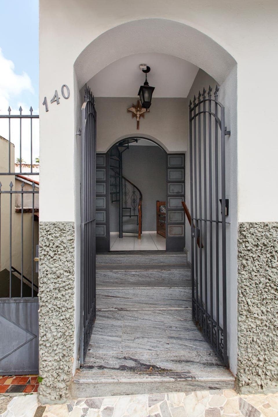 Facade/entrance