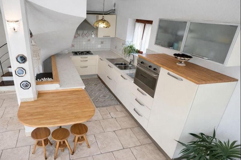 Kitchen or kitchenette, Dining area, dishwasher, oven, stove