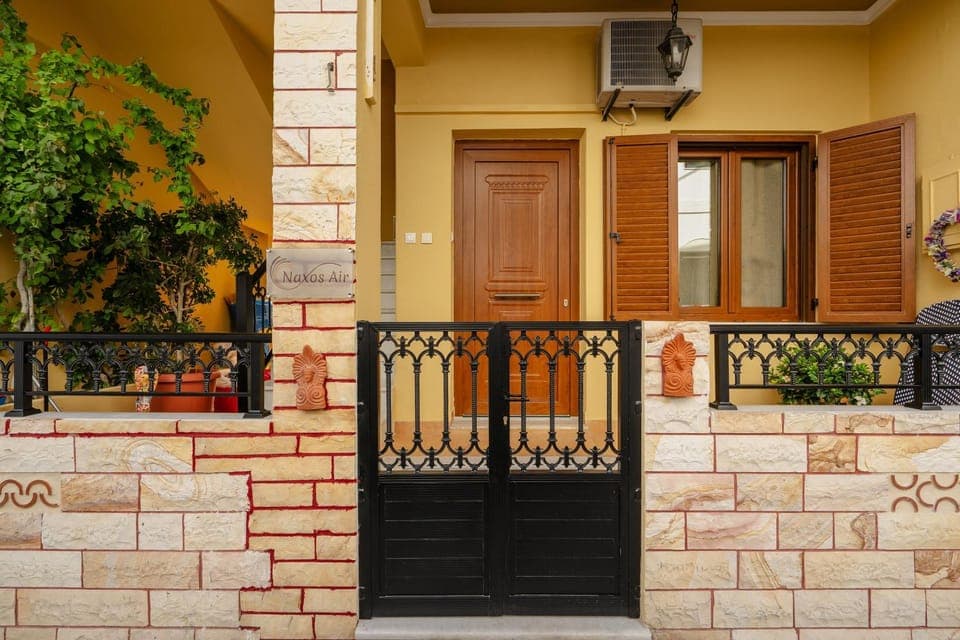 Property building, Internal: Not applicable to any particular room