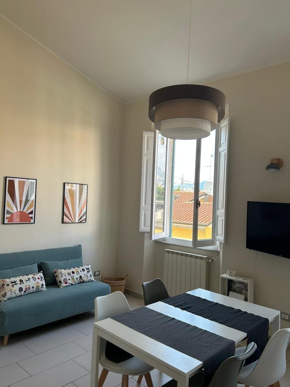 Living room, Dining area