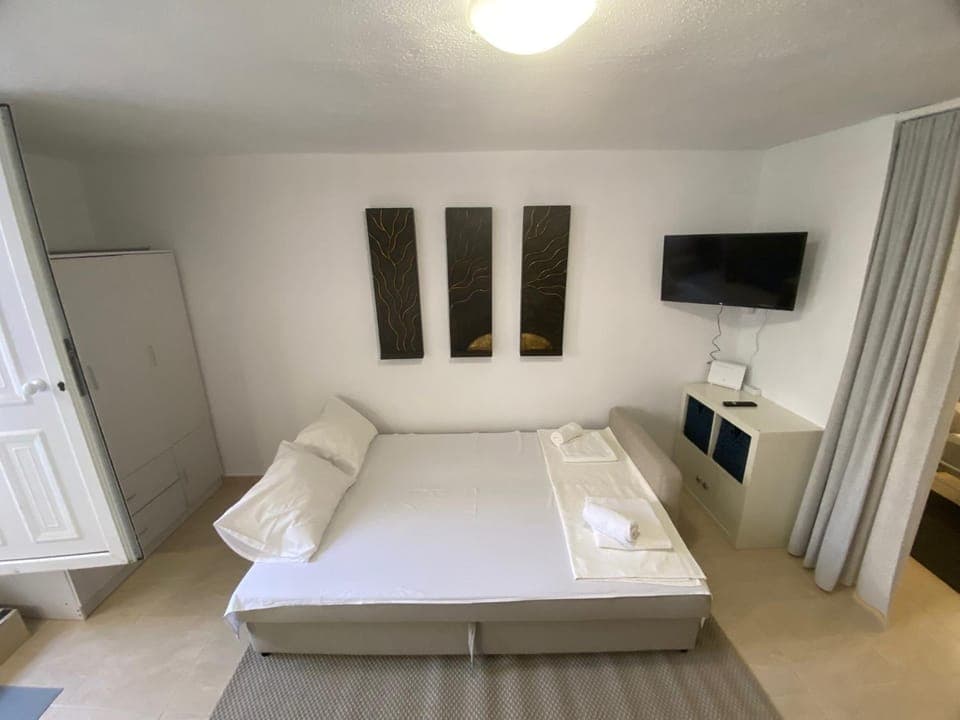 TV and multimedia, Photo of the whole room