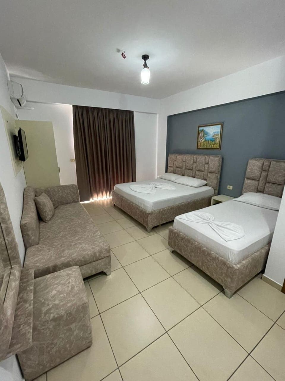 Photo of the whole room