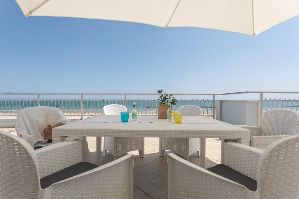 View (from property/room), Balcony/Terrace