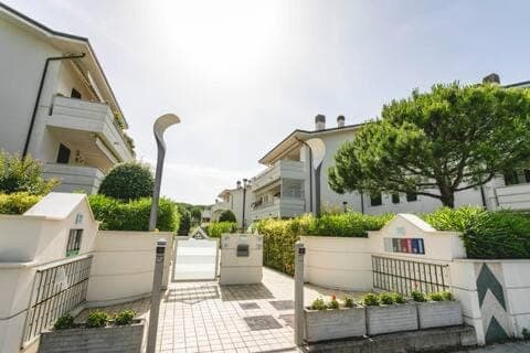 Property building, Garden