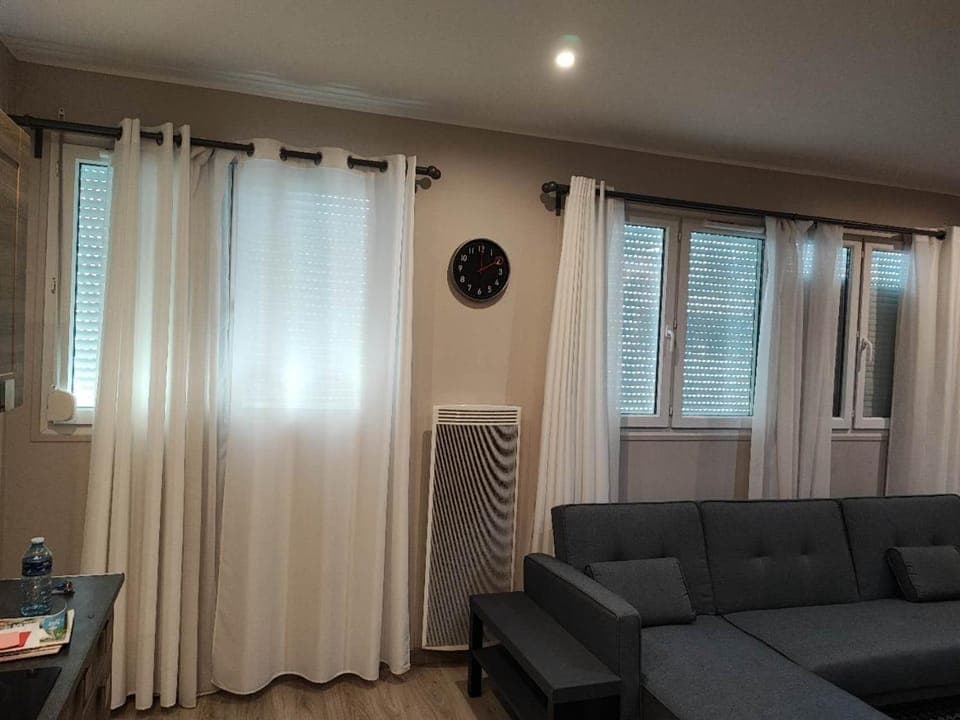 Living room, internet