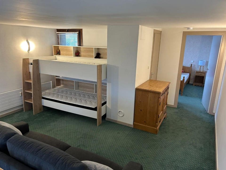Photo of the whole room, bunk bed