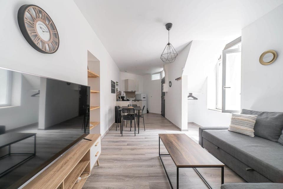 TV and multimedia, Living room, Dining area