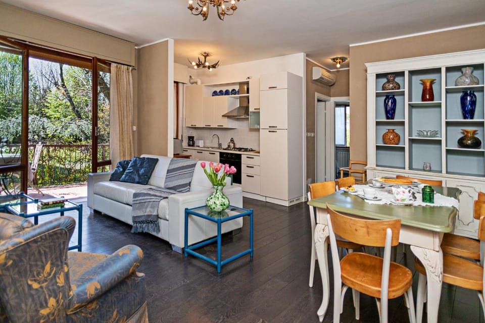 Communal lounge/ TV room, Living room