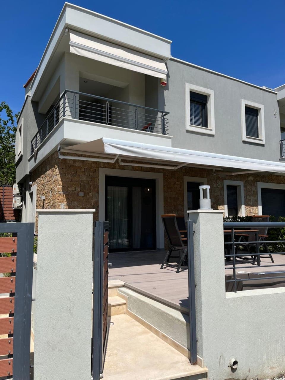 Property building, Day