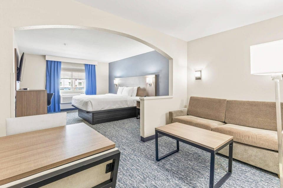 Suite room