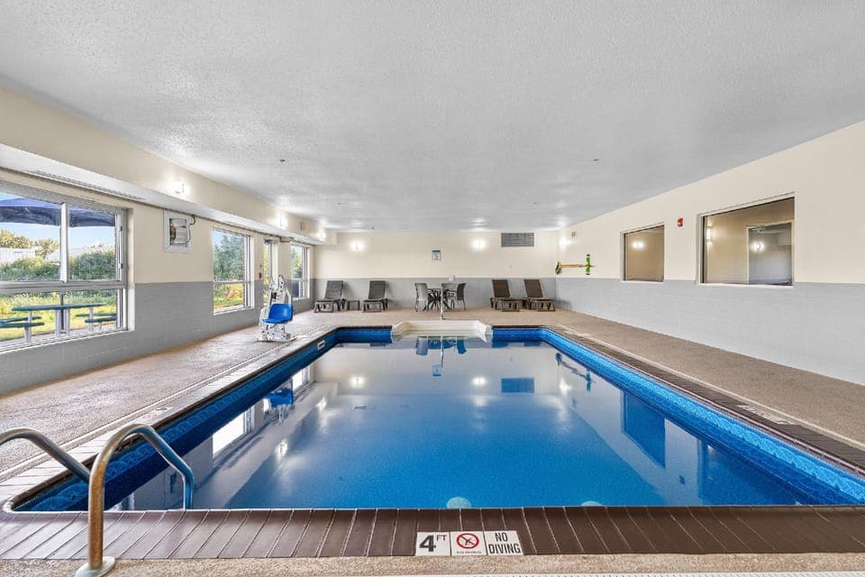 Comfort Inn Hobart-Merrillville I-65 Hotel in Hobart
